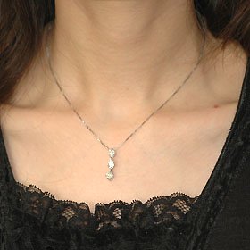 プラチナ・ダイヤモンド1.0ct(Hカラー・I1・鑑定書カード付) スリーストーン ダイヤモンド ネックレス Pt900