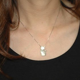 K10WG・白蝶貝 仔猫ペンダント(ネックレス)