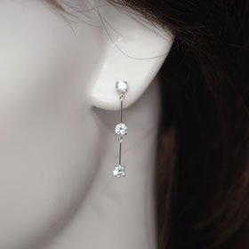 K14WG・キュービックジルコニア スリーストーンピアス