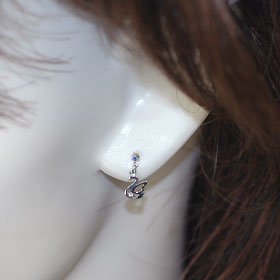K10WG・サファイア&ダイヤ スワンピアス