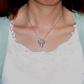 クロスフォーニューヨーク(ダンシングストーン) トゥインクルクロス3ペンダント(ネックレス) NYP-525