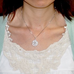 クロスフォーニューヨーク(ダンシングストーン) トゥインクルローズペンダント(ネックレス) NYP-526