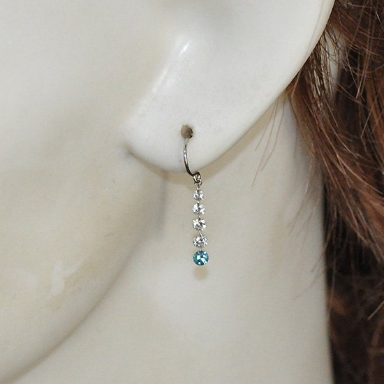 プラチナ・ブルーダイヤモンド&ダイヤモンド0.5ct 5ストーンフックピアス