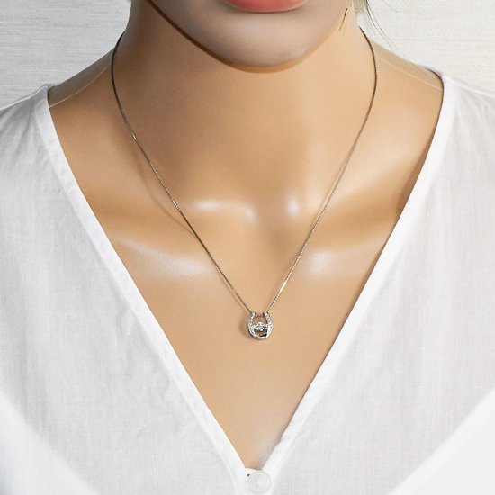 現品限り クロスフォー ダンシングストーン プラチナ・ダイヤモンド0.238ct(H・SI2・G・中央宝石研究所)+脇石0.07ct ペンダント(ネックレス)