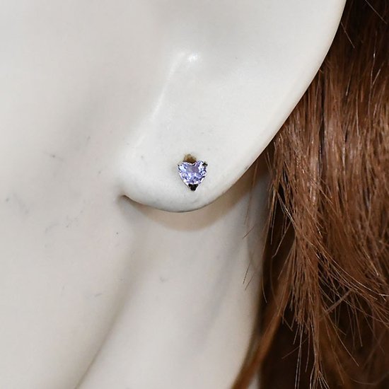 K10WG(ホワイトゴールド)・チェンジカラーCZ ハートシェイプピアス