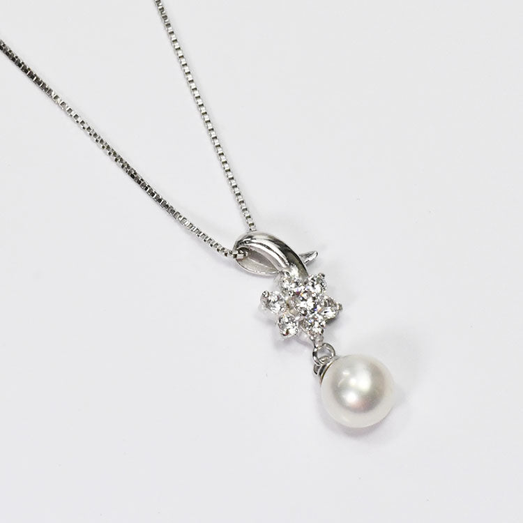 【花珠真珠】6mm珠 ネックレス ダイヤモンド0.25ct アコヤ本真珠 フラワー 天然ダイヤモンド