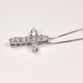 プラチナ・ダイヤモンド0.5ct クロスペンダント（ネックレス） ダイヤモンド ネックレス クロス Pt900