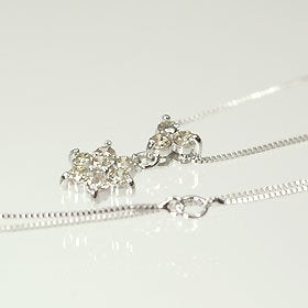 K18WG・ダイヤモンド0.3ct　アニバーサリー10ペンダント（ネックレス）