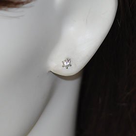 プラチナ・ダイヤモンド0.2ct（SIクラス・鑑定カード付） スタッドピアス 一粒ピアス