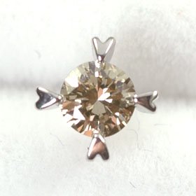 プラチナ・ダイヤモンド0.3ct　スタッドピアス（ハート爪）