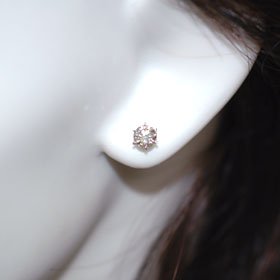 プラチナ・ダイヤモンド1.0ct スタッドピアス 1カラット 一粒ピアス