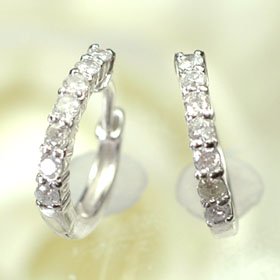 K18WG・ダイヤモンド0.2ct　ハーフエタニティーピアス