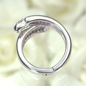 K18WG・ダイヤモンド0.38ct　ストレッチリング