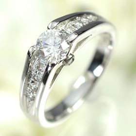 プラチナ・ダイヤモンド0.65ct（Hカラー・SI・GOOD・鑑定書付・0.5ct＋0.15ct）　エレガンスリング