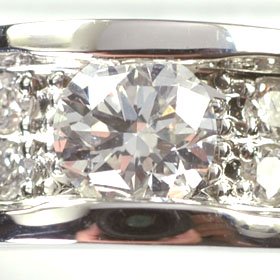 プラチナ・ダイヤモンド0.8ct（Hカラー・SI・GOOD・0.5ct・鑑定書付＋0.3ct）　エレガンスリング