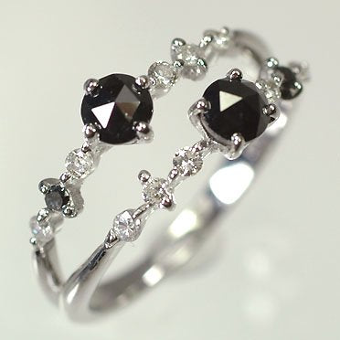 K18WG・ダイヤ＆ブラックダイヤモンド0.82ct　スターダストリング