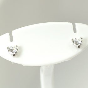 プラチナ・マシンカットCZ(3mm)　ハートシェイプピアス