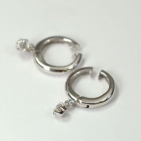 K18WG・ダイヤモンド0.2ct ピアリング