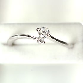 【婚約指輪】プラチナ・ダイヤモンド0.1ct（H・SI・GOOD・鑑定書付）　エンゲージリング