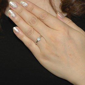 【婚約指輪】プラチナ・ダイヤモンド0.3ct（H・VS・GOOD・鑑定書付）　エンゲージリング