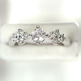 【婚約指輪】プラチナ・ダイヤモンド0.3ct（F・VVS・3EX・H&C・鑑定書付）　エンゲージリング