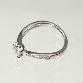 婚約指輪】プラチナ・ダイヤモンド0.5ct（F・VVS・3EX・H&C・鑑定書付