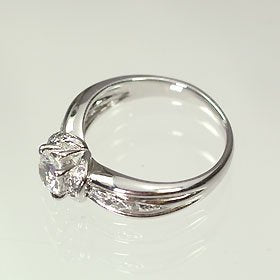 【婚約指輪】プラチナ・ダイヤモンド0.5ct（H・SI・GOOD・鑑定書付）　エンゲージリング