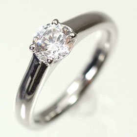 【婚約指輪】プラチナ・ダイヤモンド0.7ct（H・SI・GOOD・鑑定書付）　エンゲージリング
