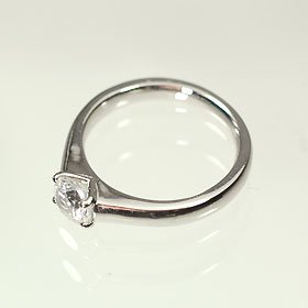 【婚約指輪】プラチナ・ダイヤモンド0.7ct（H・SI・GOOD・鑑定書付）　エンゲージリング