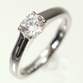 【婚約指輪】プラチナ・ダイヤモンド0.7ct（F・VS・3EX・H&C・鑑定書付）　エンゲージリング