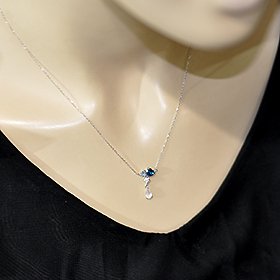 K10WG・4種の天然石（青系） ハートシェイプ＆ドロップスィング