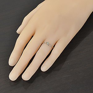 【婚約指輪】プラチナ・ダイヤモンド0.18ct（SIクラス・鑑別書カード付）　エンゲージデザインリング