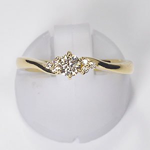【婚約指輪】K18・ダイヤモンド0.19ct（SIクラス・鑑別書カード付）　エンゲージデザインリング