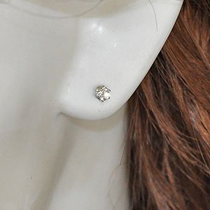 プラチナ ダイヤモンド ピアス ド0.3ct（VSクラス・H&C・鑑別書カード