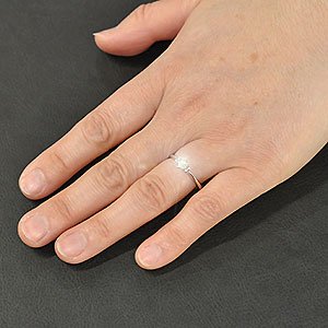 婚約指輪 プラチナ ダイヤモンド0.3ct＋0.07ct（SIクラス・鑑別書カード付）　エンゲージ３ストーンリング  プロポーズリング