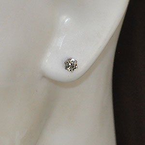 プラチナ・ダイヤモンド0.3ct（SIクラス・鑑別書カード付） シングルピアス 片耳用