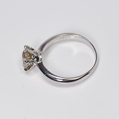 憧れの１カラットの婚約指輪！ プラチナ・ダイヤモンド1.0ctUP