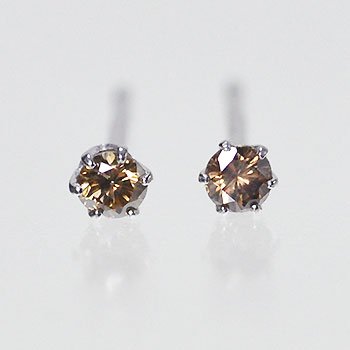 選べる！ホワイトゴールド×ダイヤモンド0.1ct スタッドピアス