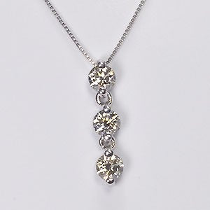 プラチナ・ダイヤモンド0.5ct（VSクラス・H&C・鑑別書カード付） スリーストーン トリロジー ダイヤモンドネックレス