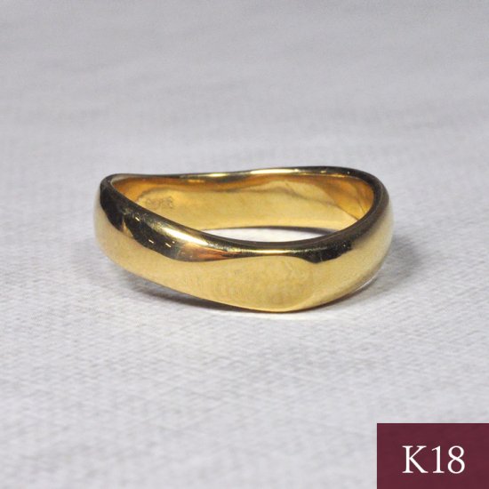 K18 18金イエローゴールド ボリューミーウェーブリング（指輪）