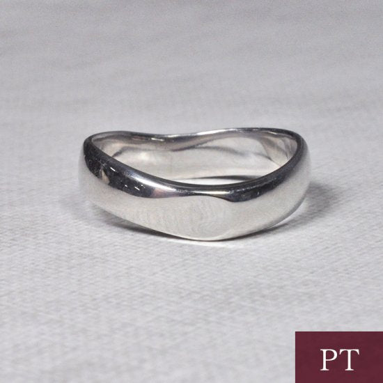プラチナ Pt900 ボリューミーウェーブリング（指輪）