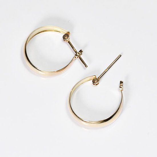 K10（イエローゴールド）・地金 月甲フープピアス 4mm×13mm – キュート